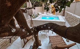 Sabbia Mini Pool Suites